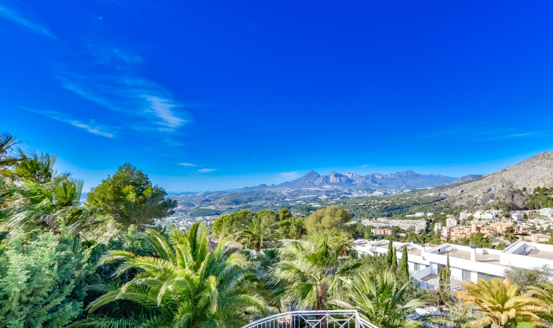 Resale - Villa -
Altea - Sierra de Altea