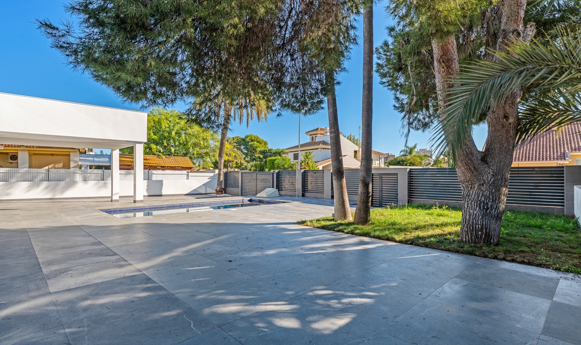 Resale - Villa -
Campoamor