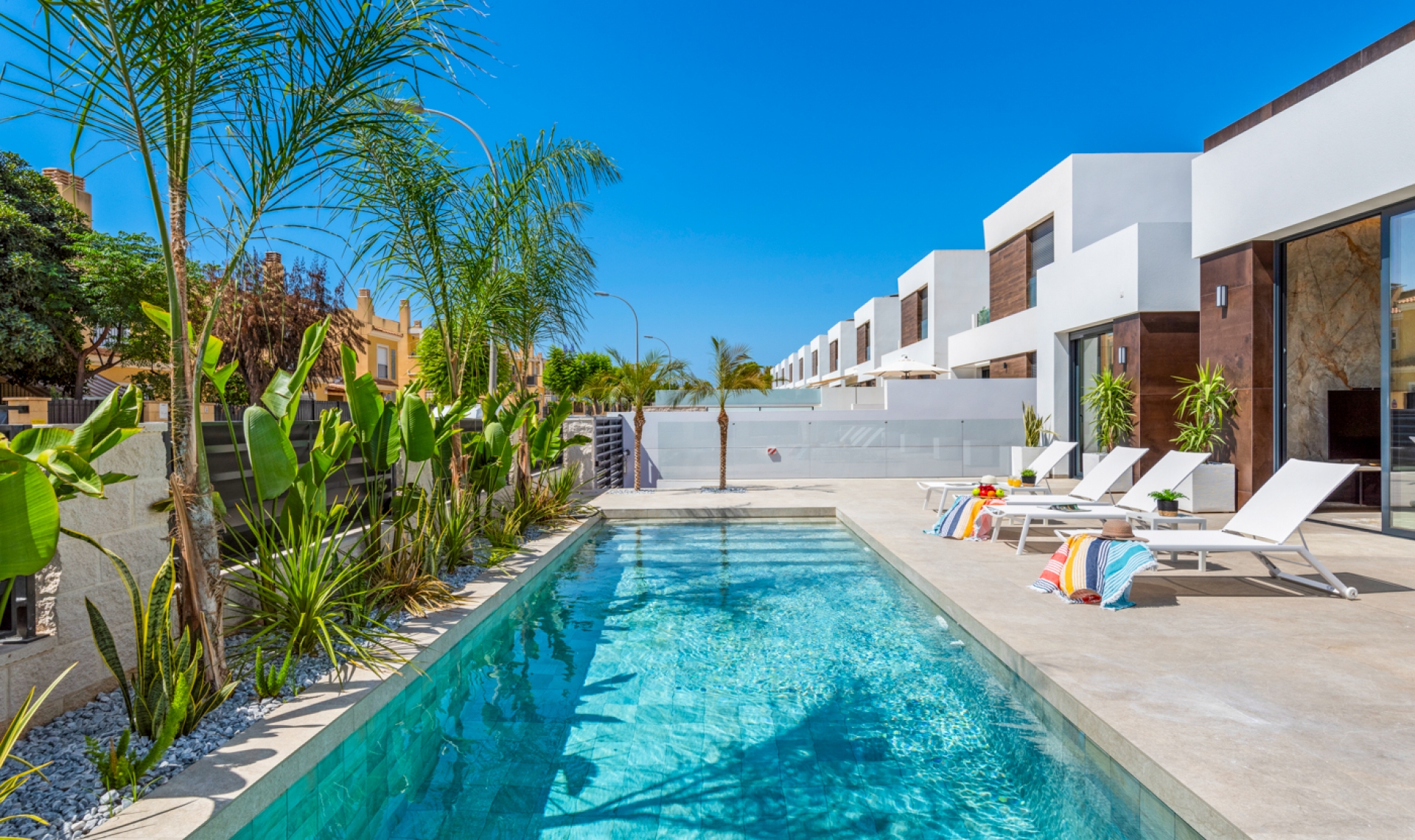 Resale - Villa -
El Campello - El Amerador