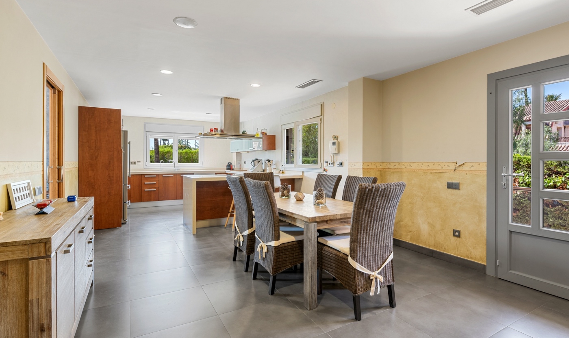 Resale - Villa -
Elche/Elx