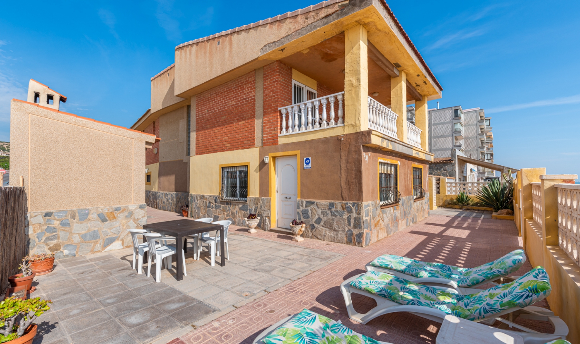 Resale - Villa -
Guardamar del Segura