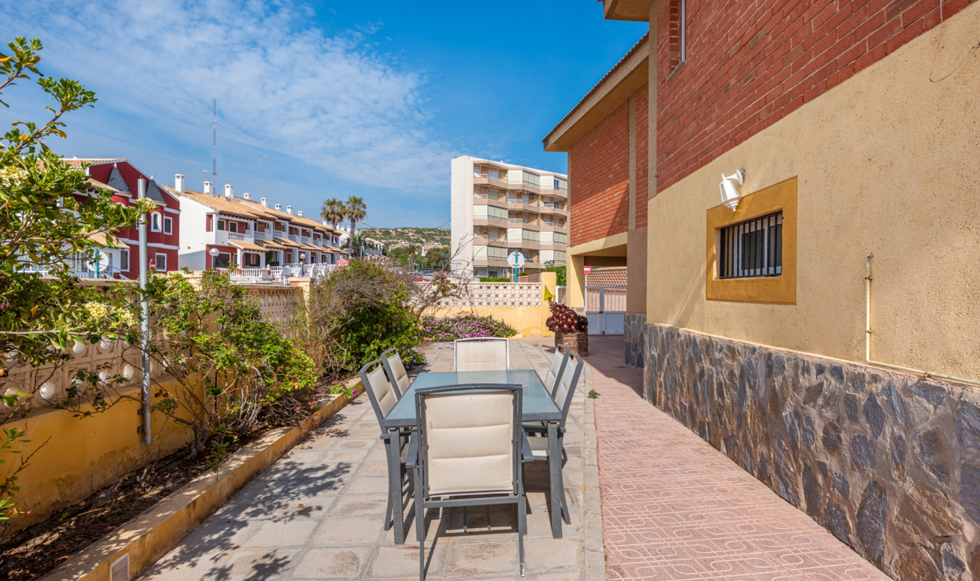 Resale - Villa -
Guardamar del Segura