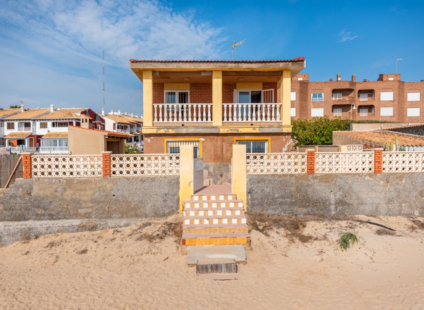 Resale - Villa -
Guardamar del Segura
