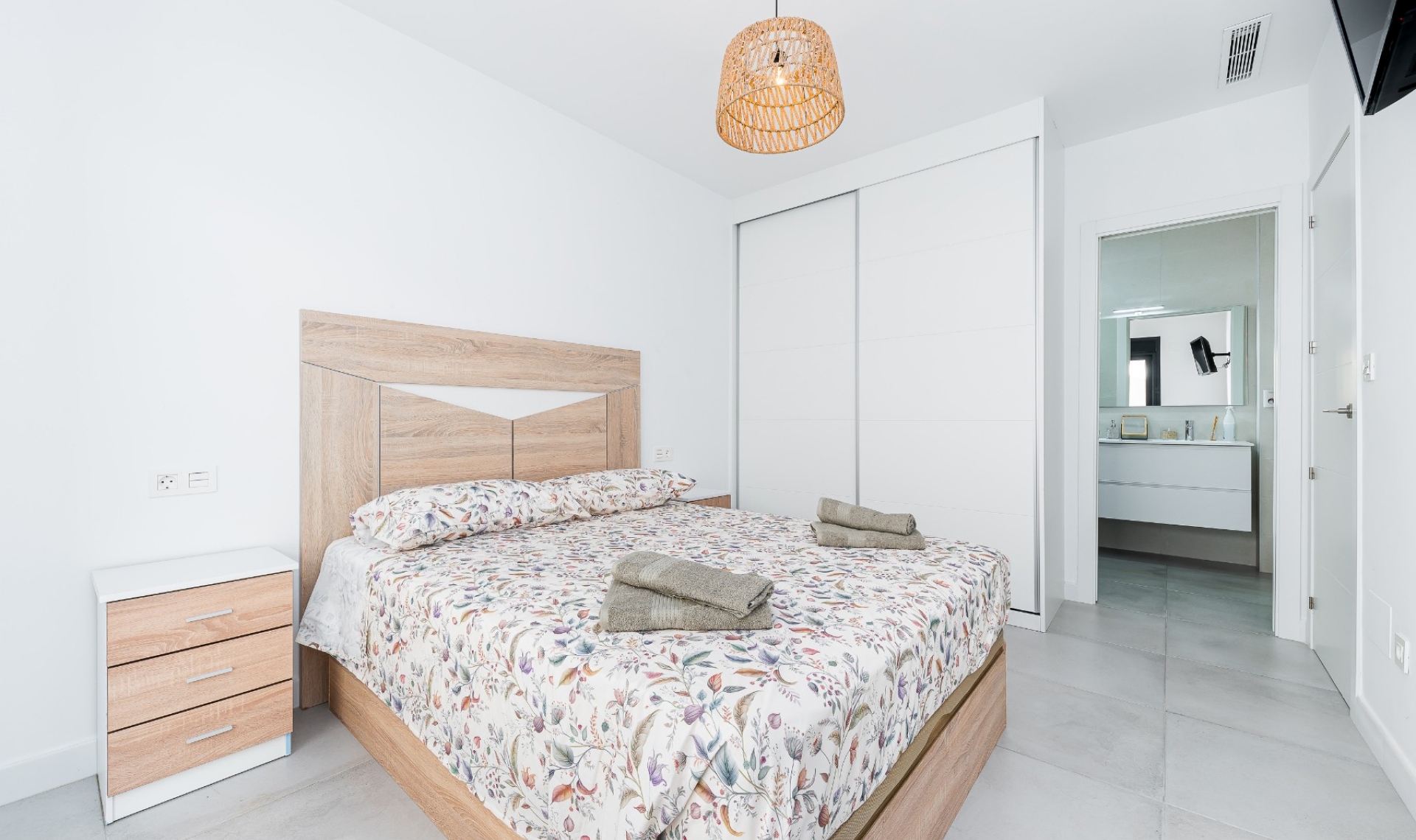 Resale - Villa -
Los Montesinos