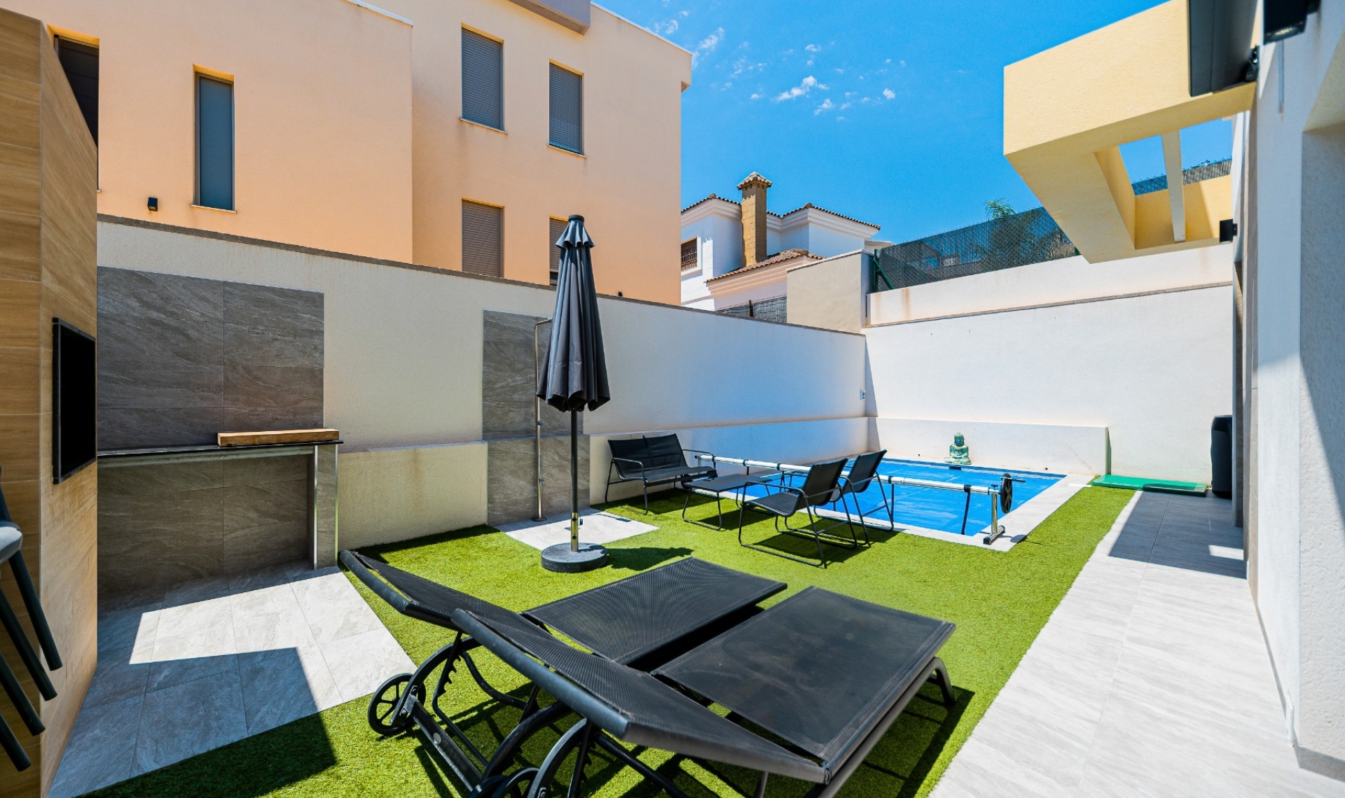 Resale - Villa -
Los Montesinos