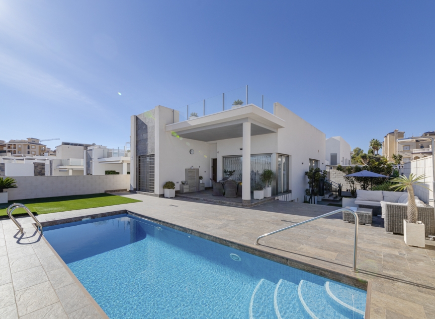 Resale - Villa -
Orihuela Costa - Villamartín