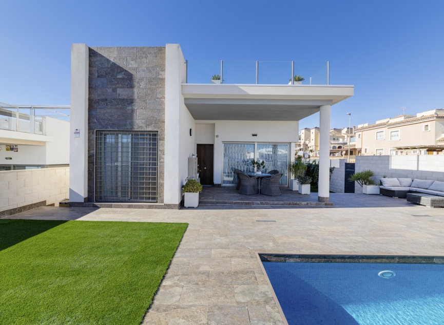 Resale - Villa -
Orihuela Costa - Villamartín