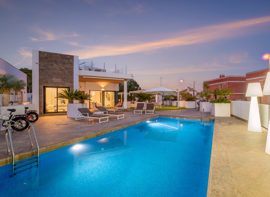 Resale - Villa -
Orihuela Costa - Villamartín