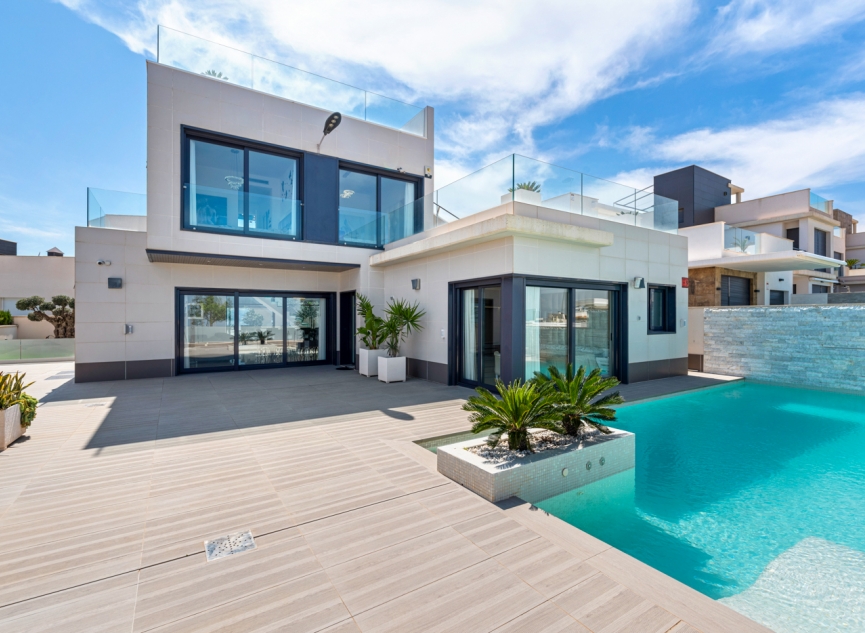 Resale - Villa -
San Miguel - San Miguel Salinas