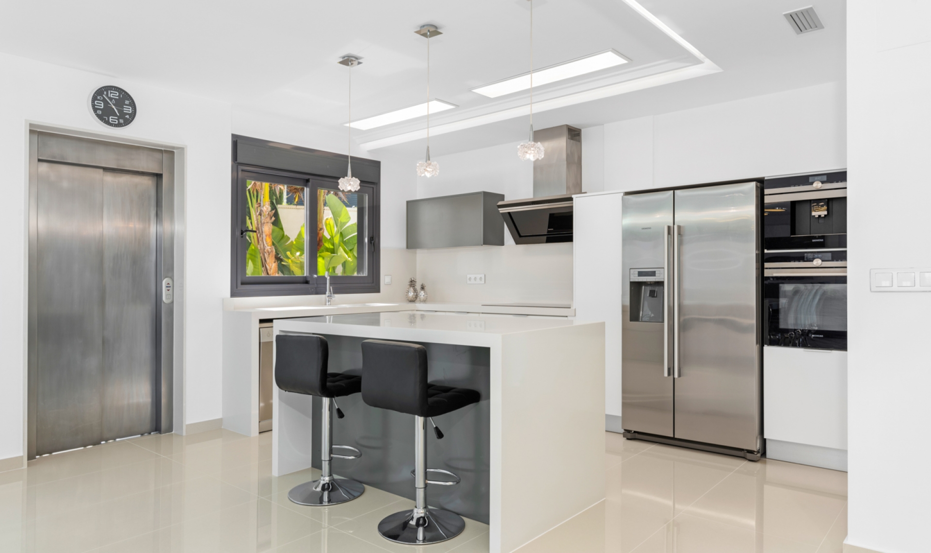 Resale - Villa -
San Miguel - San Miguel Salinas
