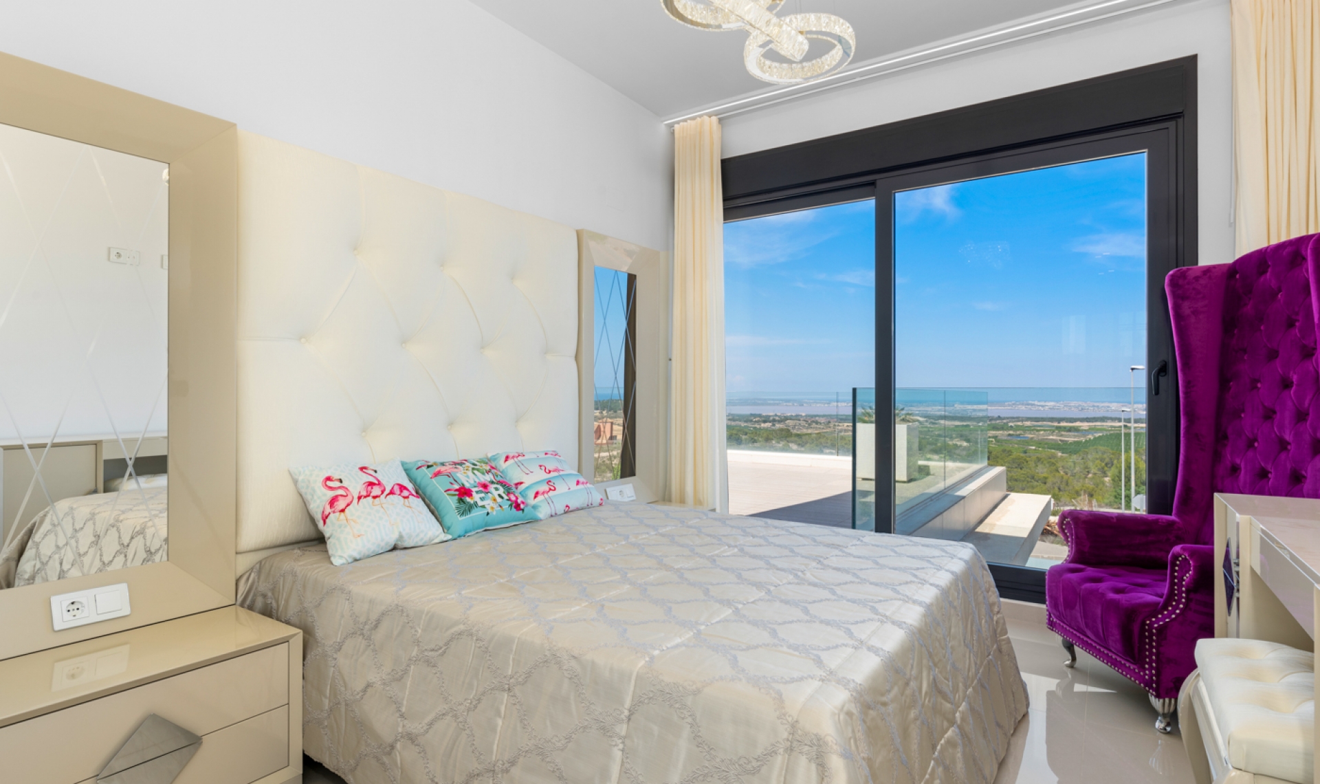 Resale - Villa -
San Miguel - San Miguel Salinas