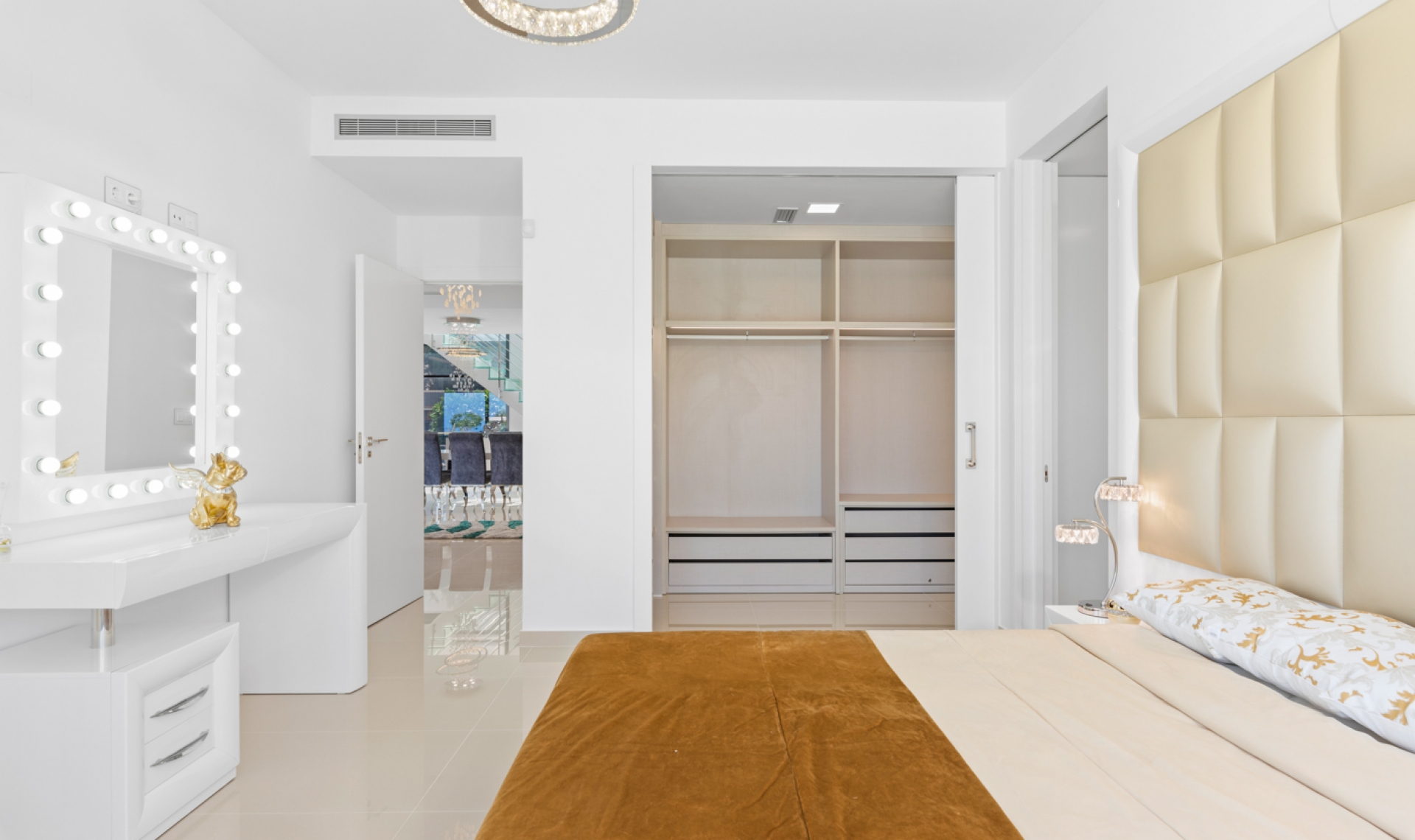 Resale - Villa -
San Miguel - San Miguel Salinas
