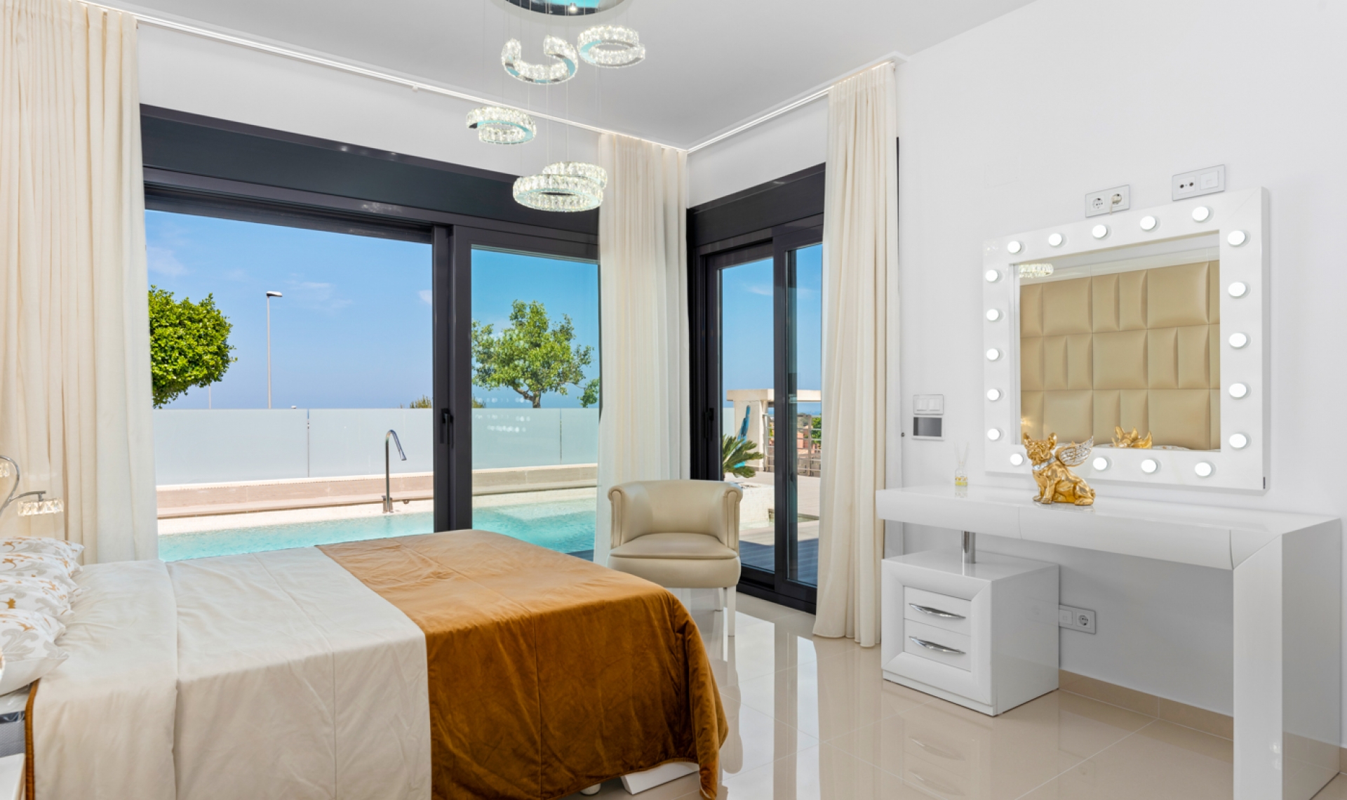 Resale - Villa -
San Miguel - San Miguel Salinas