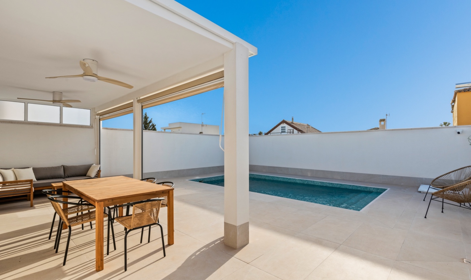 Resale - Villa -
Torrevieja - El chaparral