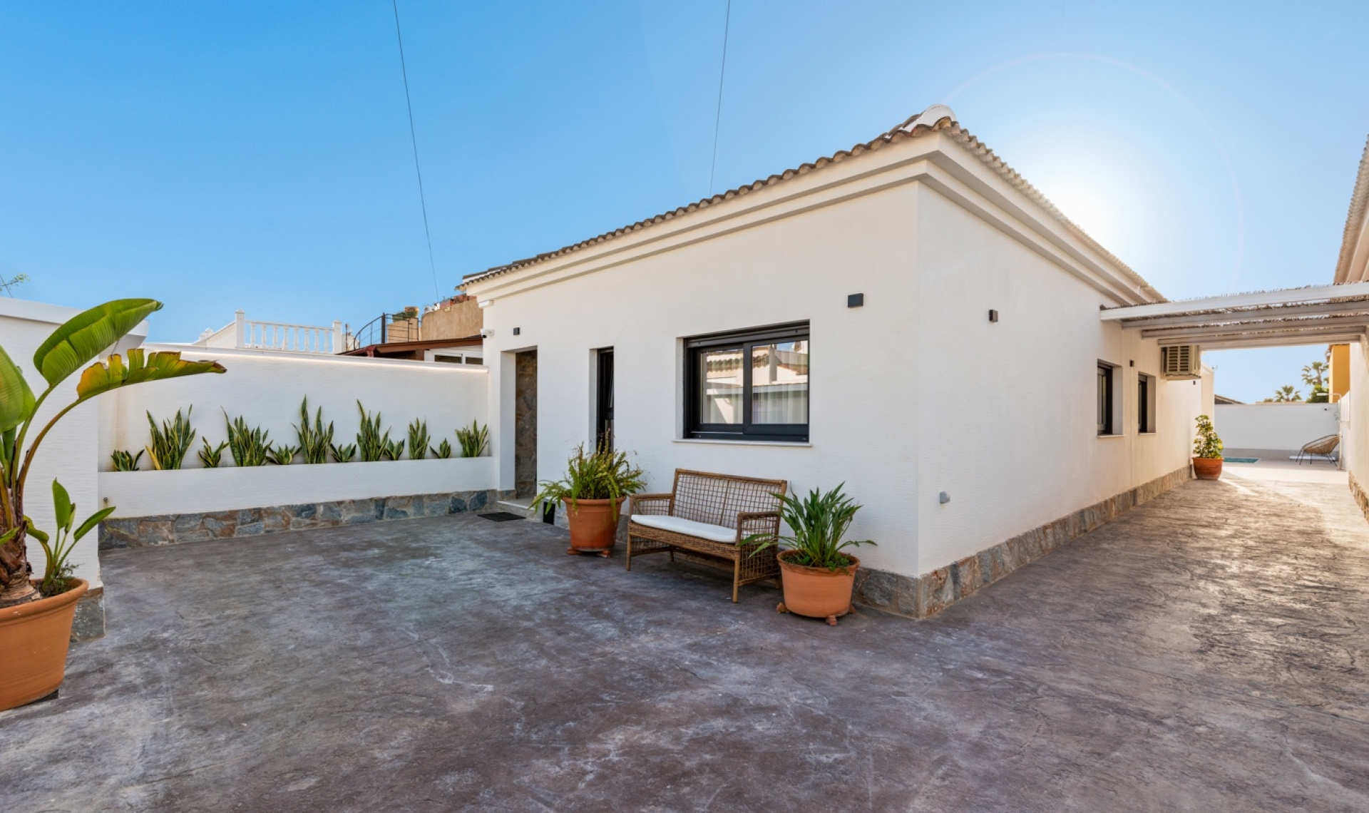 Resale - Villa -
Torrevieja - El chaparral