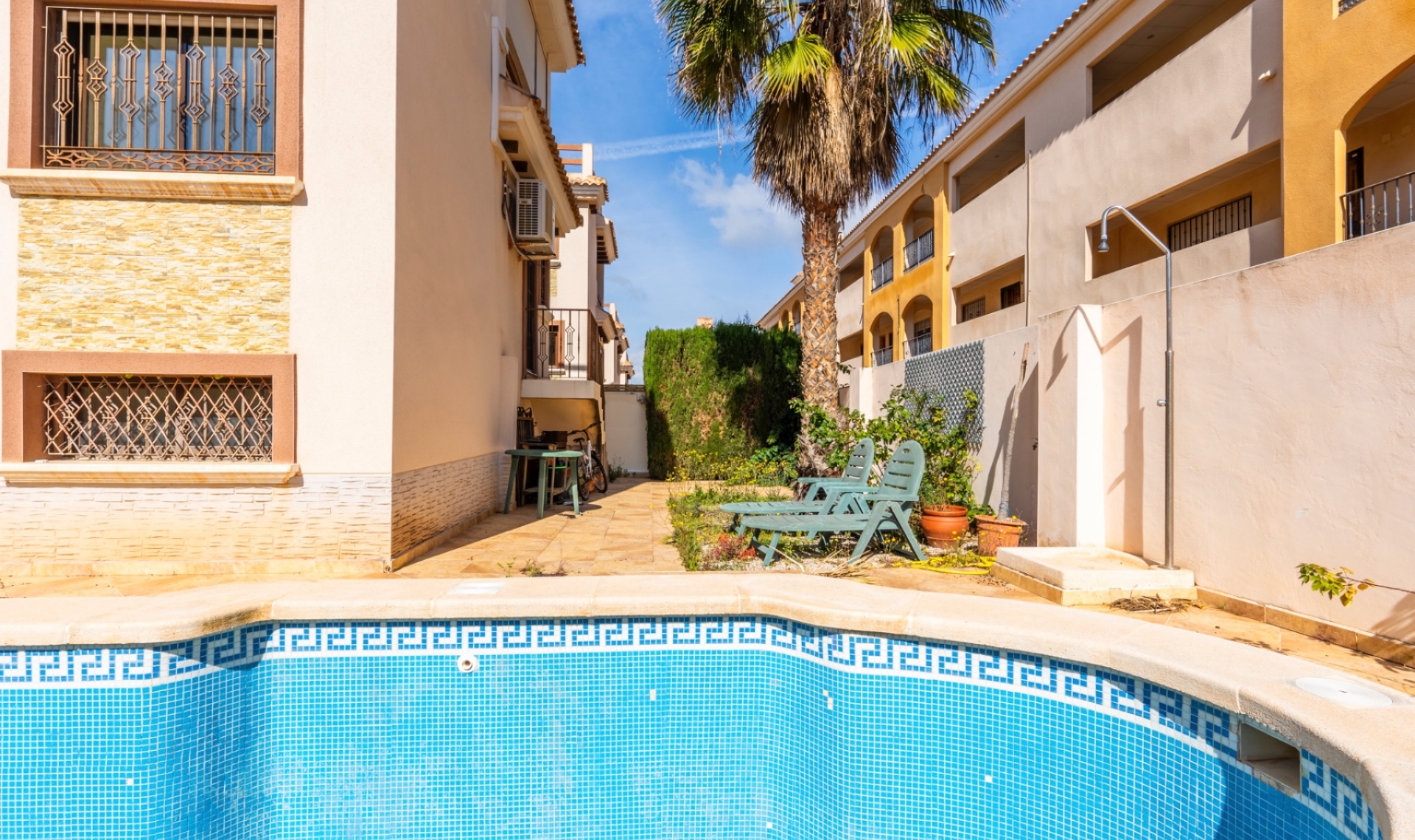 Resale - Villa -
Villamartín