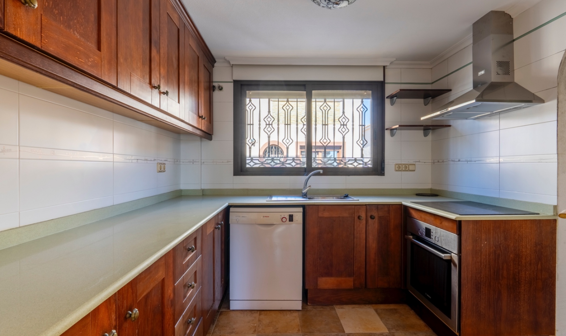 Resale - Villa -
Villamartín