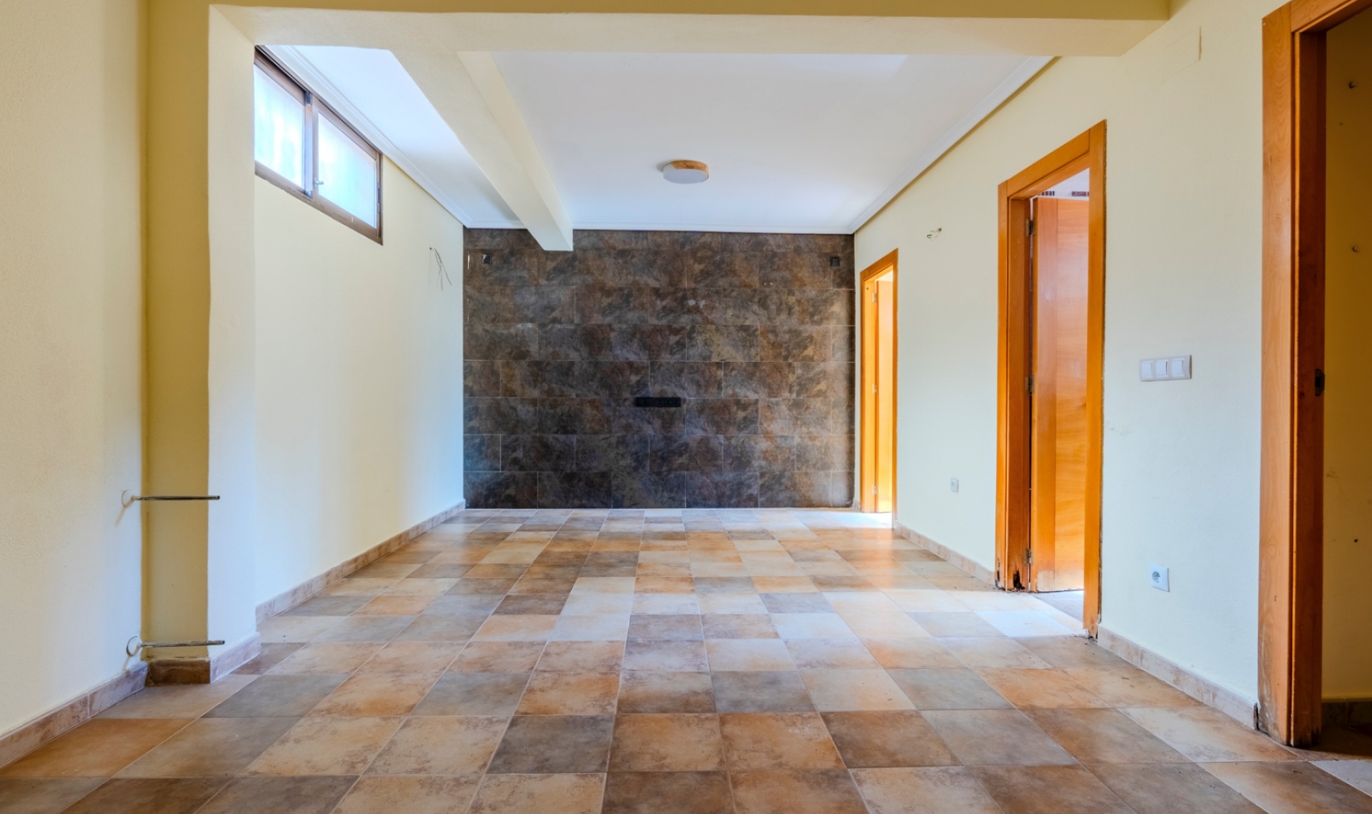 Resale - Villa -
Villamartín