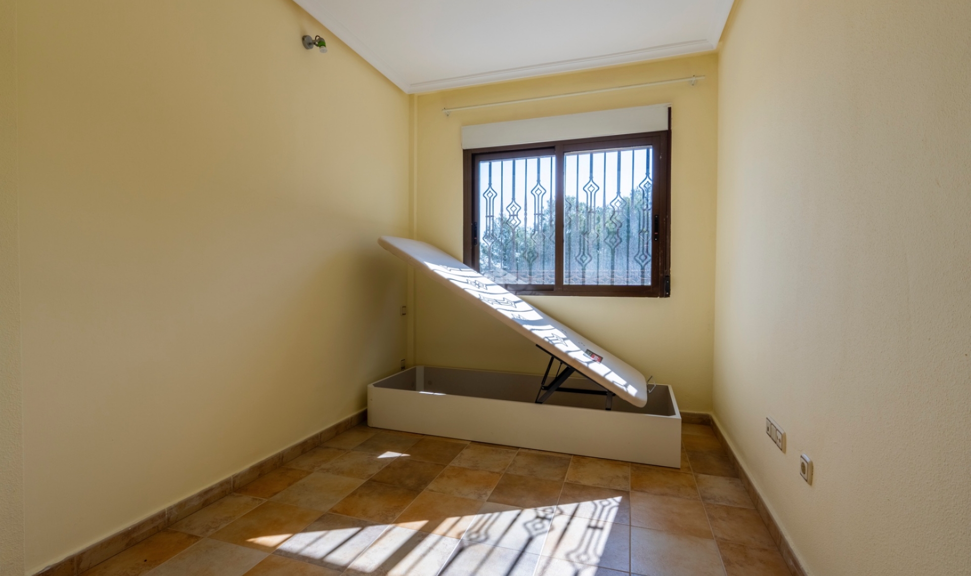 Resale - Villa -
Villamartín