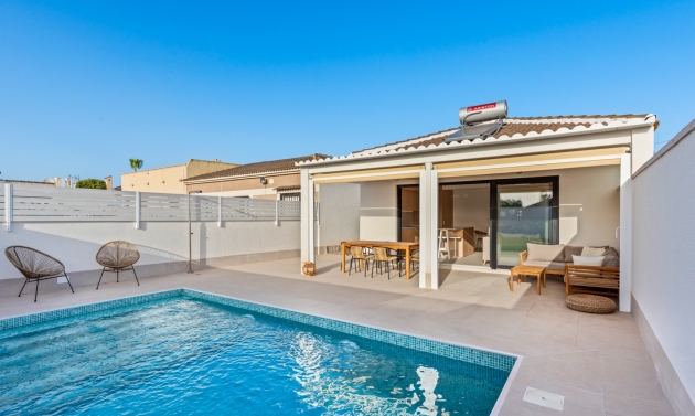 Villa - Resale - Torrevieja - CQB-69494