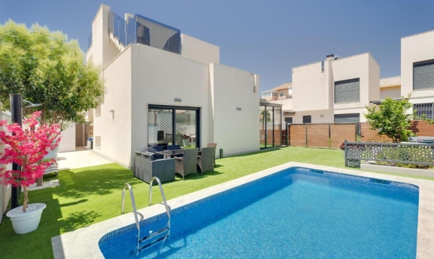 Villa - Resale - Torrevieja - Torrevieja